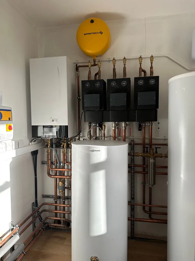 Viessmann hot water cylinder with Spirotech deaerator and heating manifold pipework